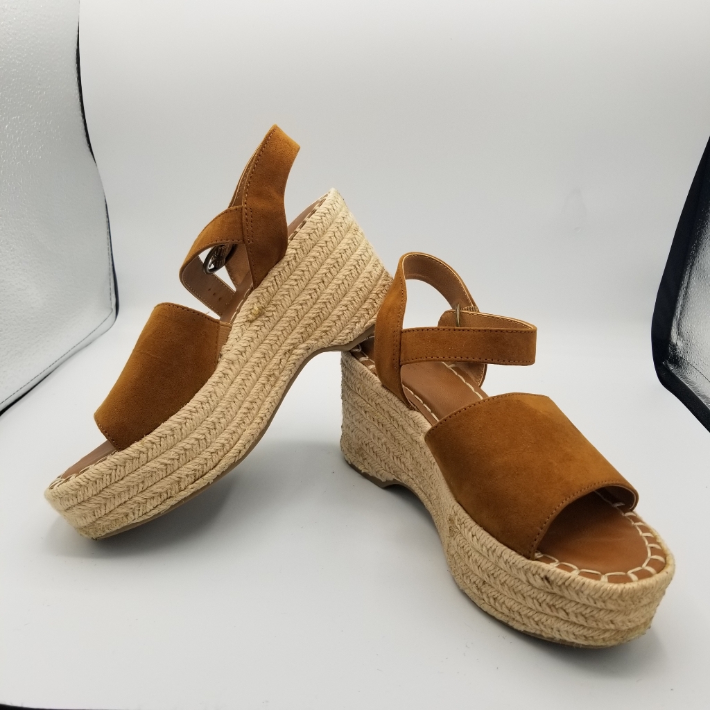 Universal Threads Espadrilles 6.5
